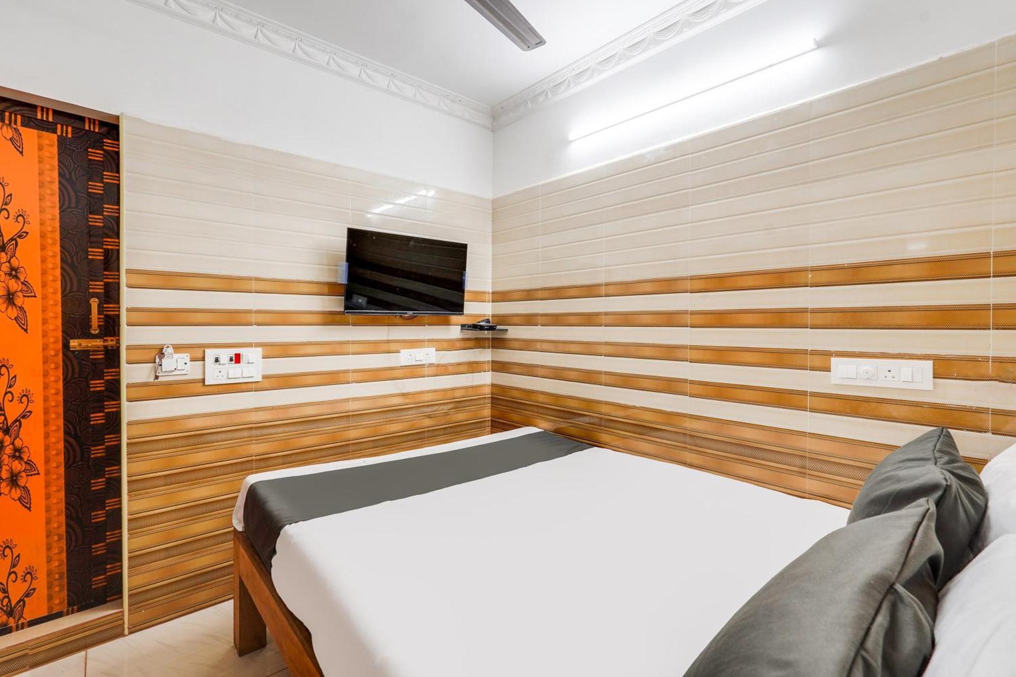 Super Hotel O Sharmila Guest House Kottakuppam Bagian luar foto