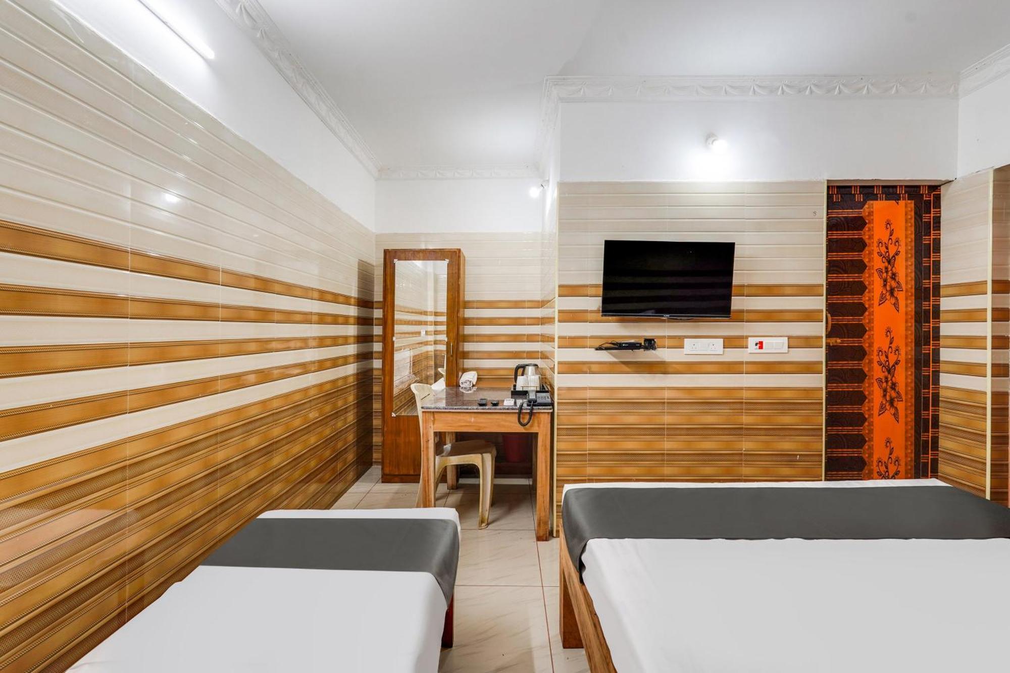 Super Hotel O Sharmila Guest House Kottakuppam Bagian luar foto